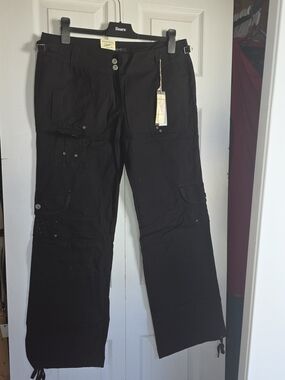 Black Wide-Leg Cargo Trousers with Utility Pockets